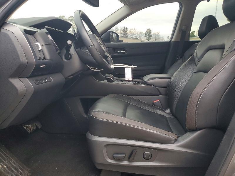 2022 Nissan Pathfinder sl