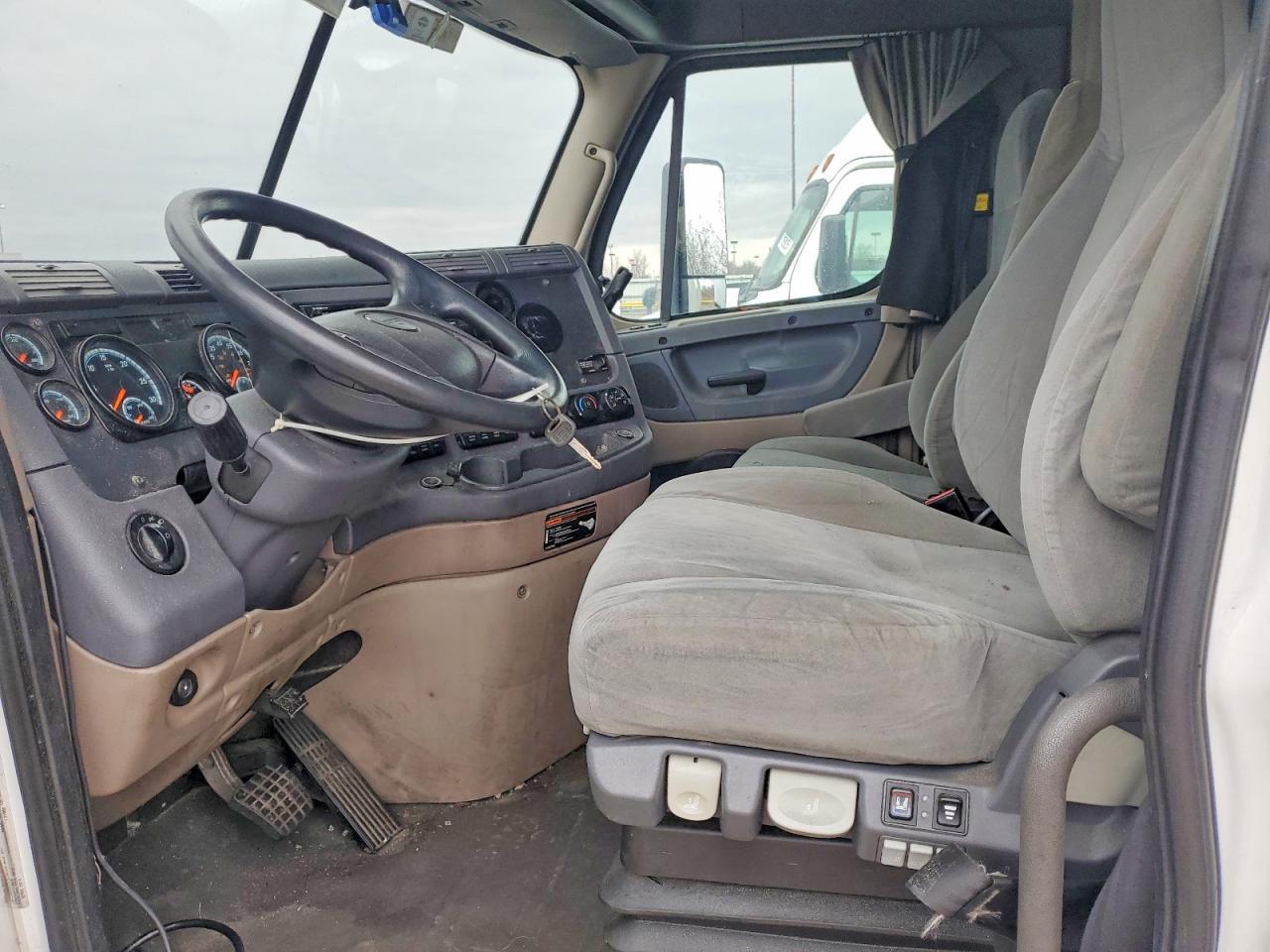 2015 Freigliner 2015 Freightliner BOX Truck