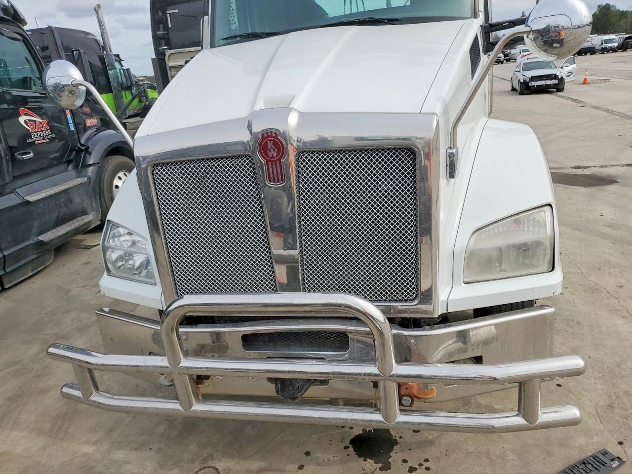 2020 Kenworth T880 Semi Truck