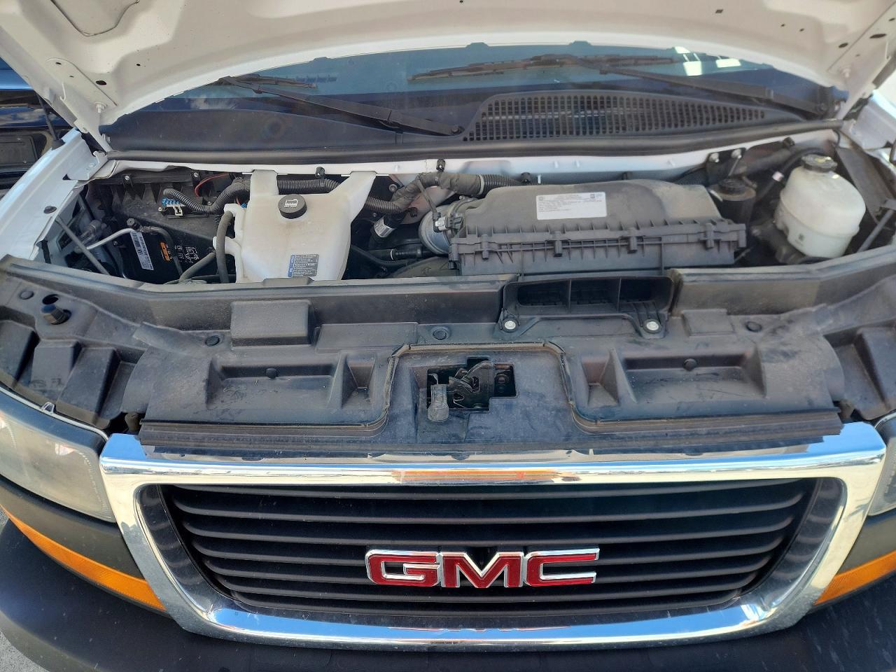 2024 GMC Savana 2500 Cargo Delivery van