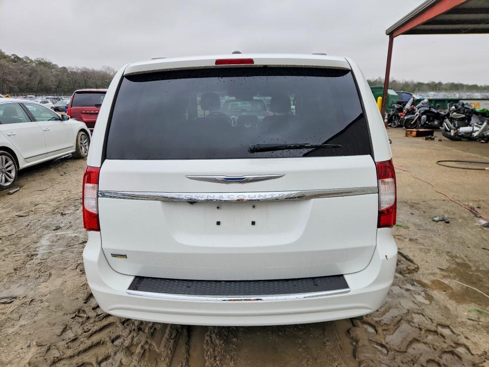 2016 Chrysler Town & Country Touring