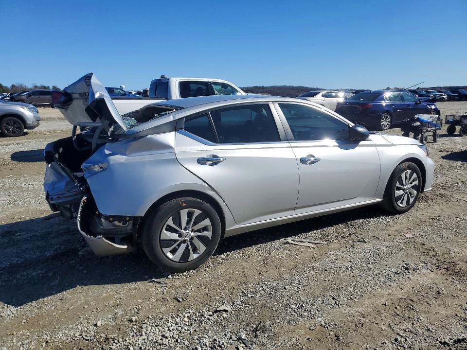 2024 Nissan Altima s