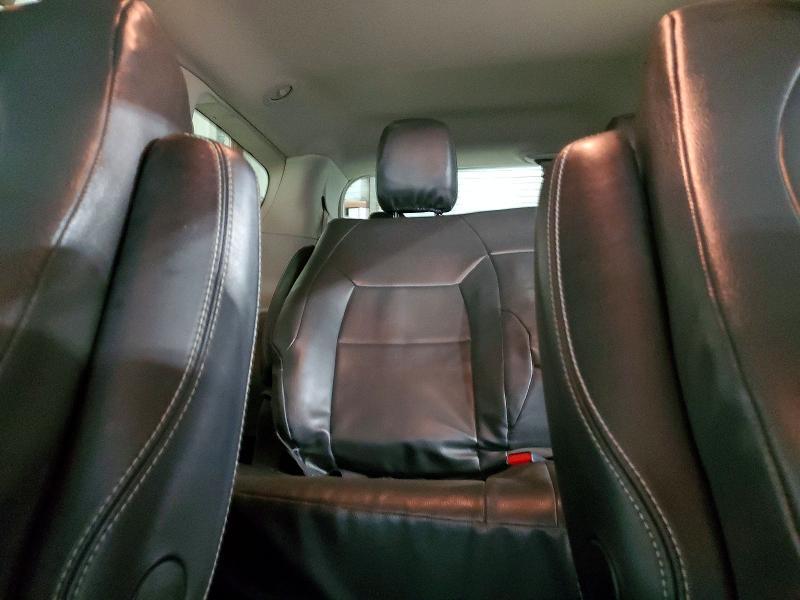 2020 Chrysler Voyager l