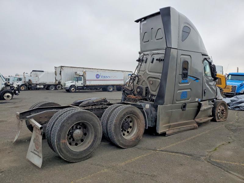 2021 Freightliner Cascadia 1-semi Truck
