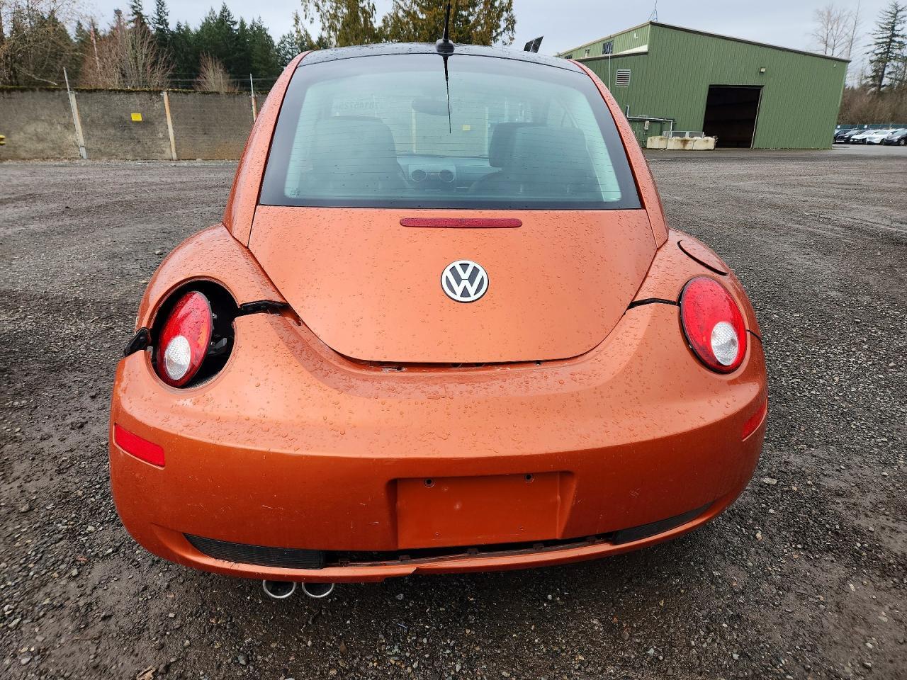 2010 Volkswagen New Beetle