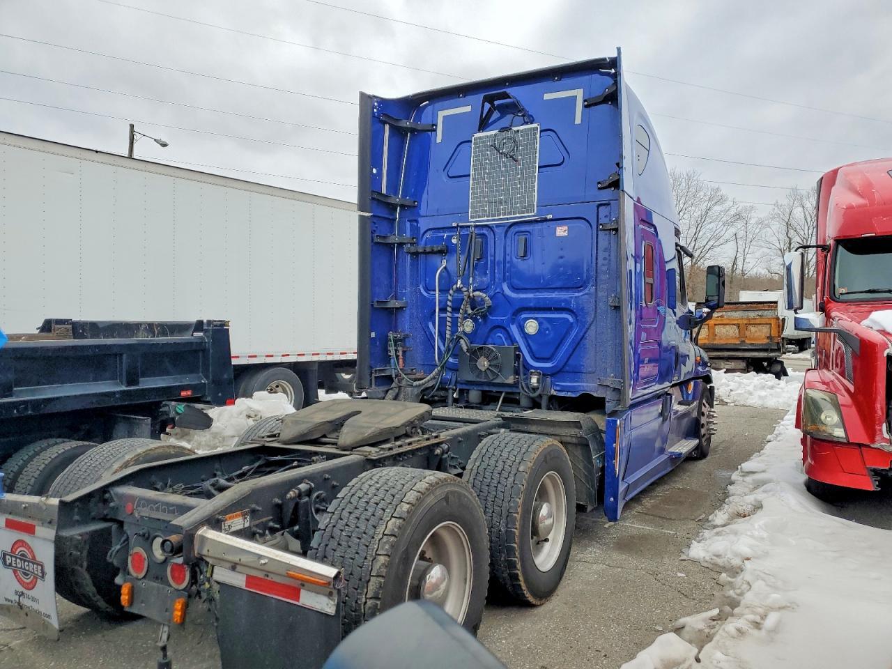 2018 Freigliner 2018 Freightliner Cascadia 125 Semi Truck