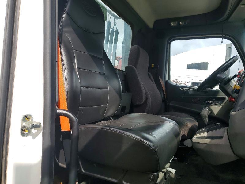 2017 Peterbilt 579 Semi Truck