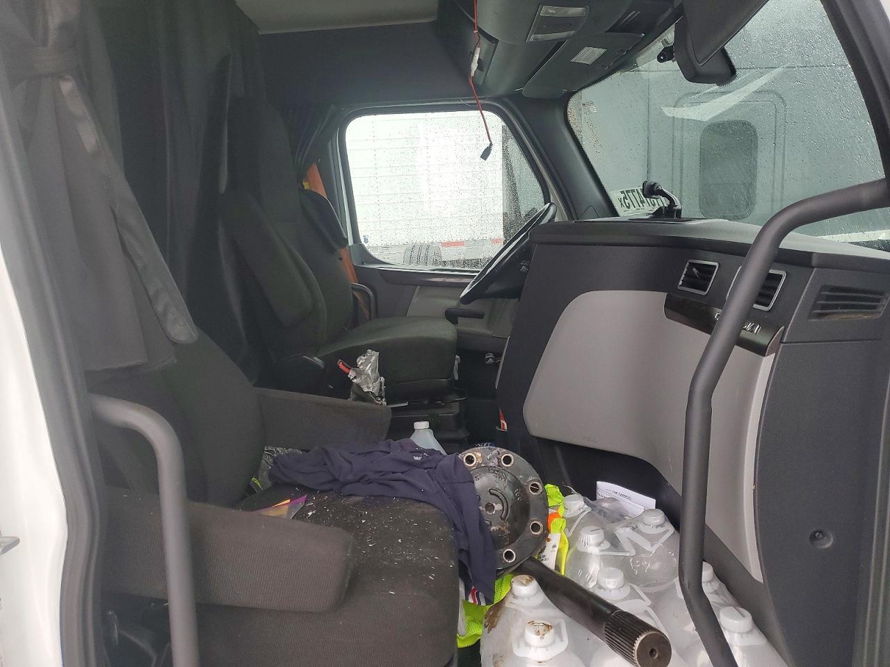 2020 Freigliner 2020 Freightliner Cascadia 125 Semi Truck