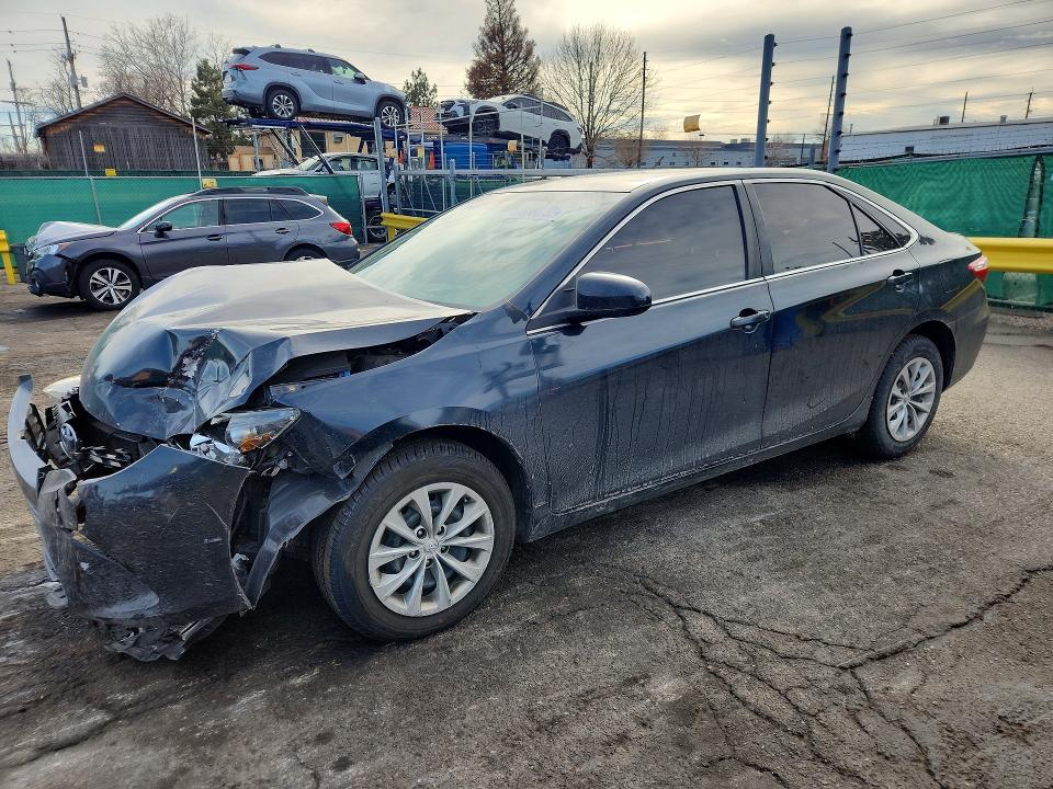 2016 Toyota Camry le