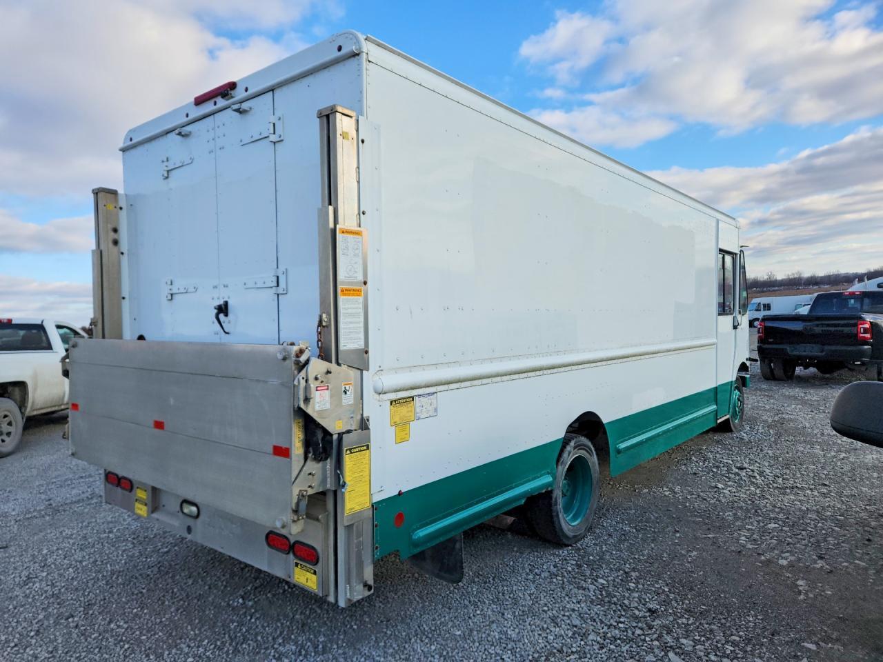 2015 Freightliner 2014 Freightliner MT 45G Delivery Van