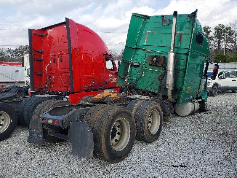 2006 Volvo VNL Semi Truck