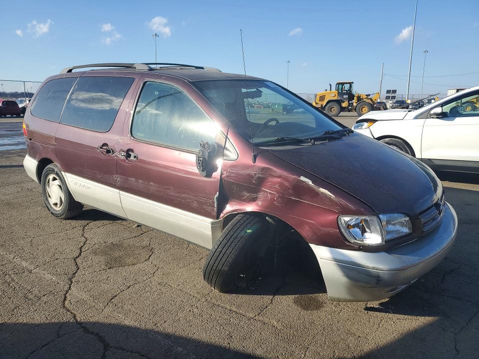 2000 Toyota Sienna xle