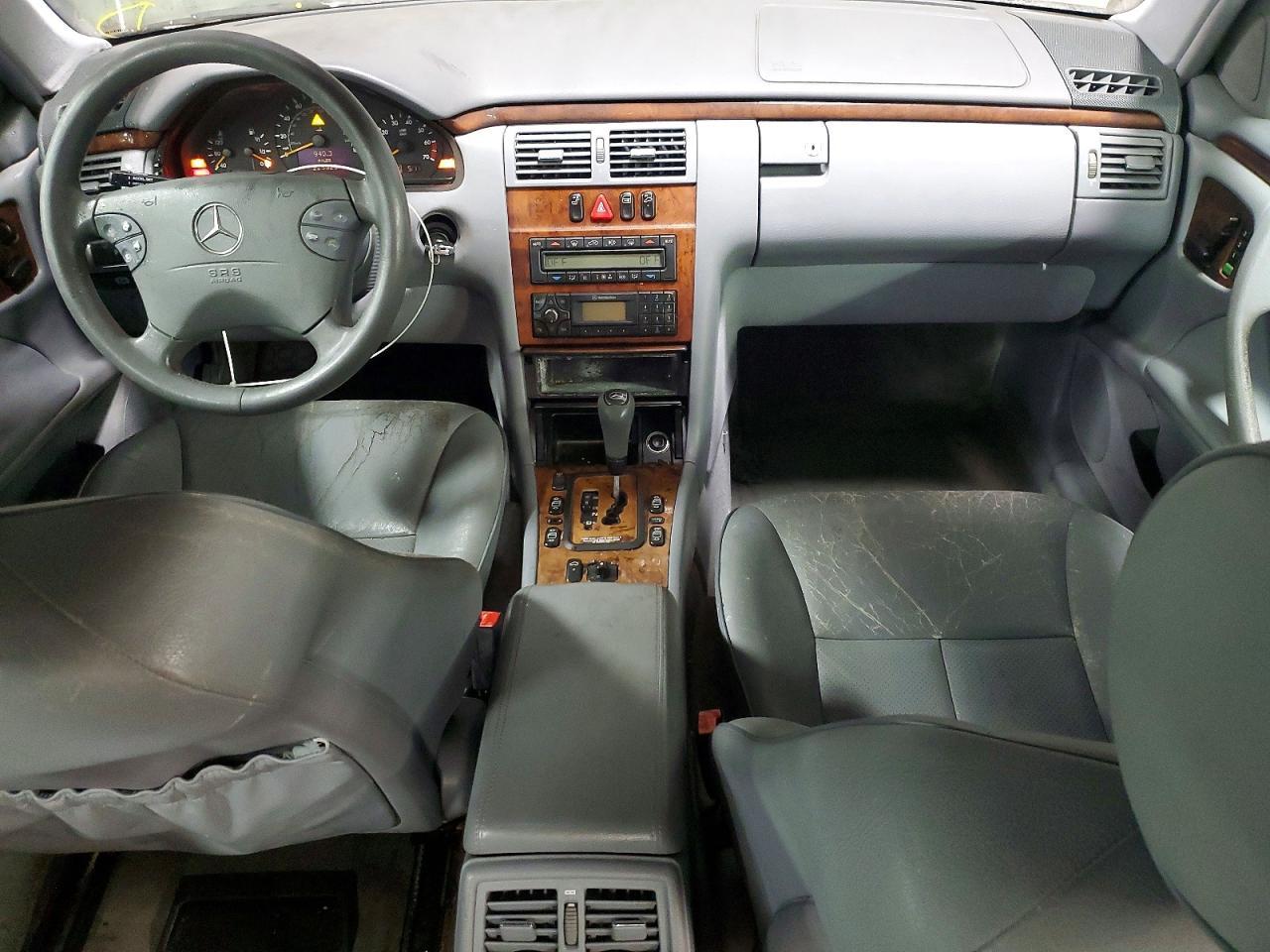 2000 Mercedes-Benz E 320