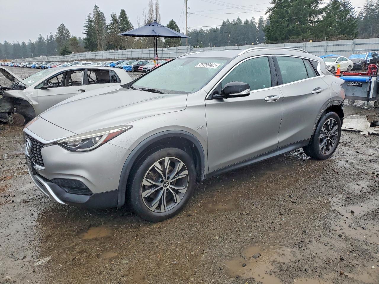 2018 Infinity Qx30