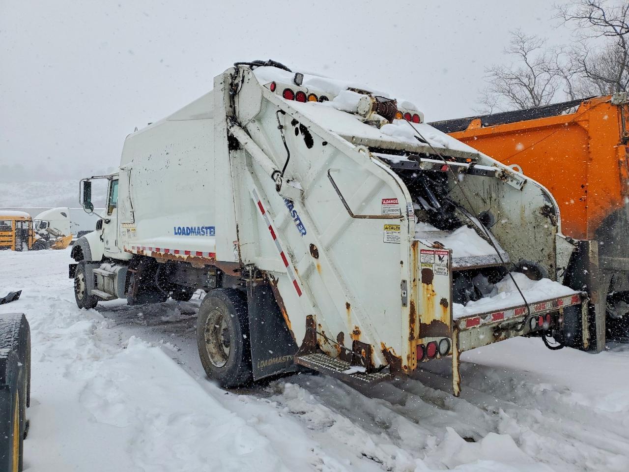 2014 Mack 400 GU400