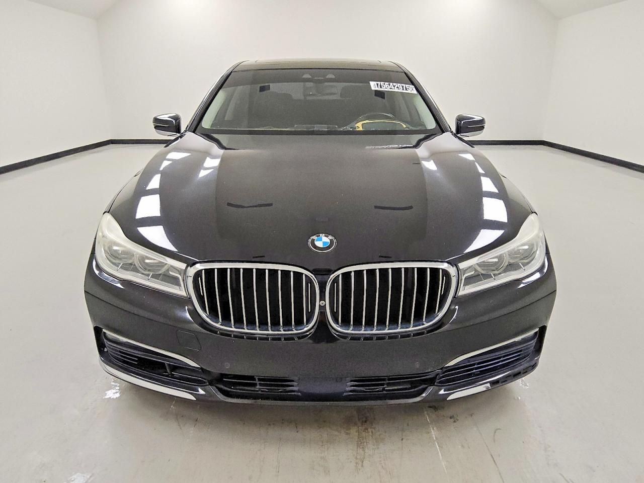2016 BMW 750 xi