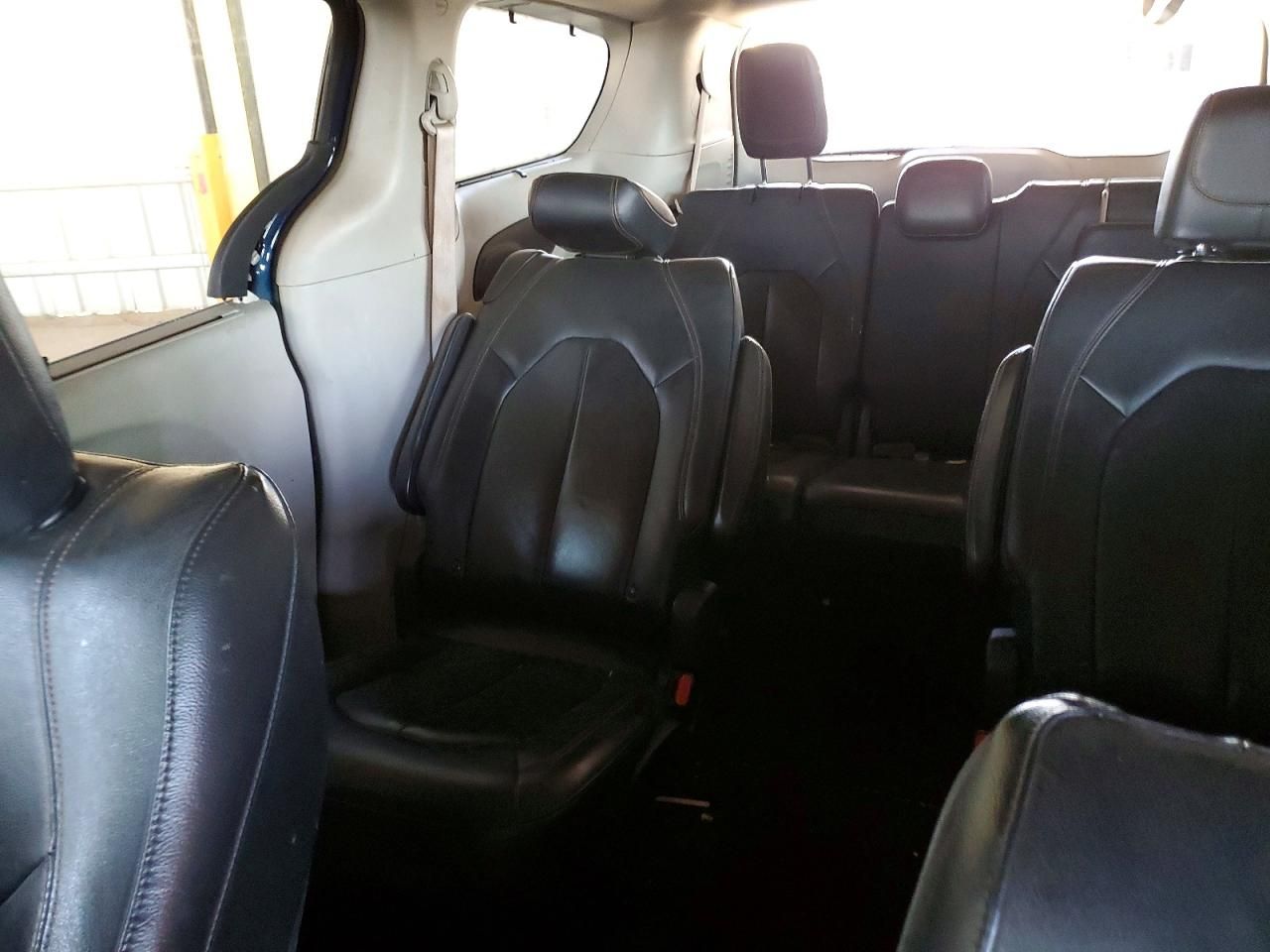 2017 Chrysler Pacifica Touring l