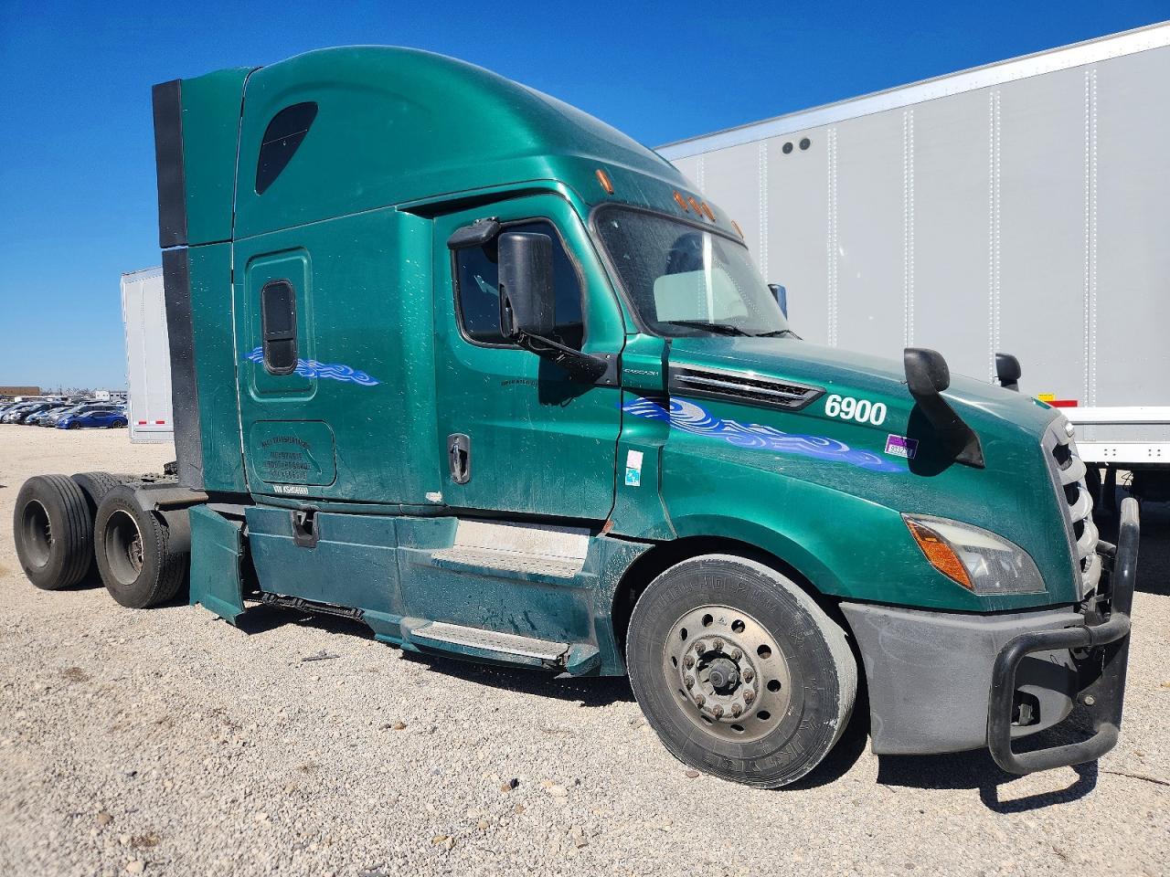 2019 Freigliner Cascadia 126