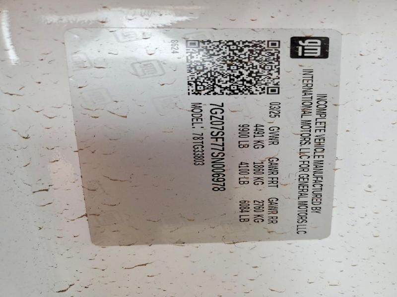 2025 GMC Savana BOX Truck