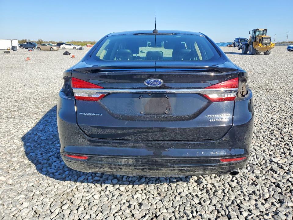 2018 Ford Fusion Titanium/platinum hev