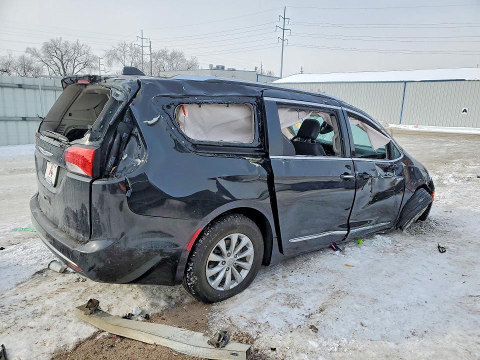 2019 Chrysler Pacifica Touring l