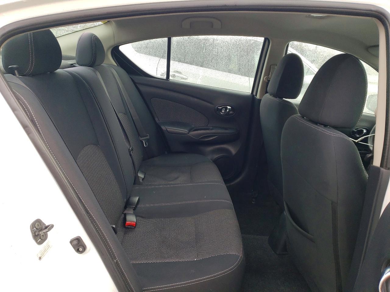 2015 Niss Versa