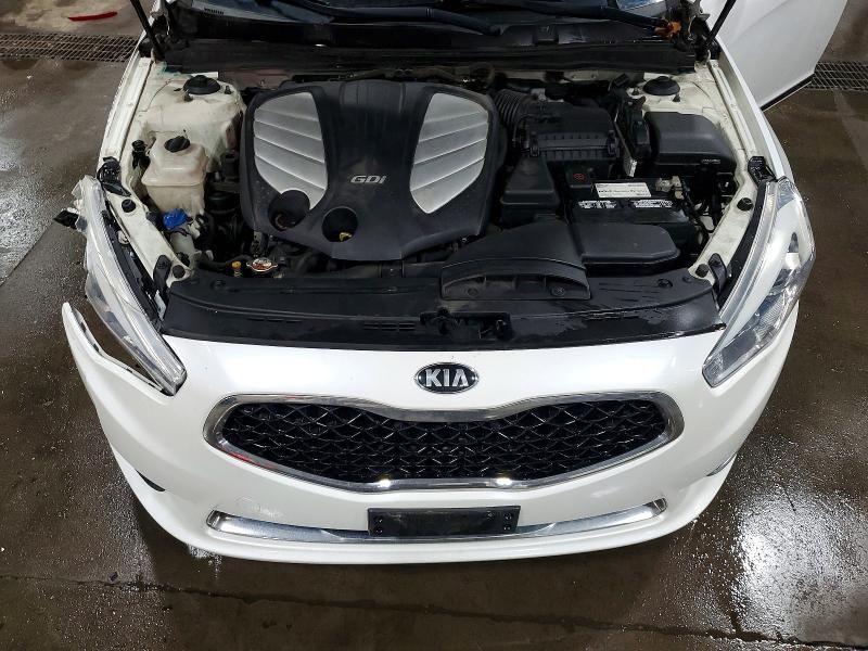 2016 KIA Cadenza Premium
