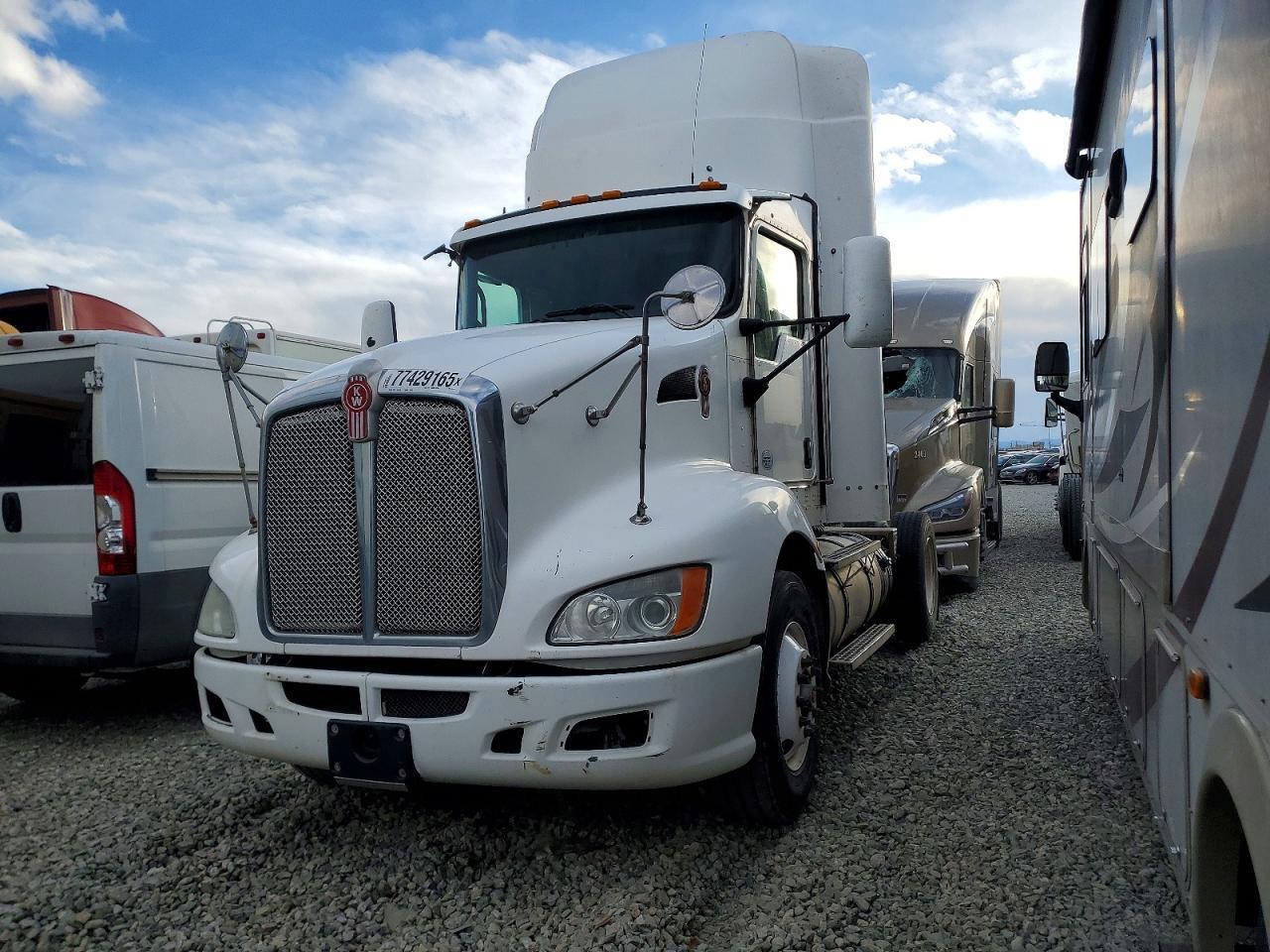 2012 Kenworth T660 Semi Truck