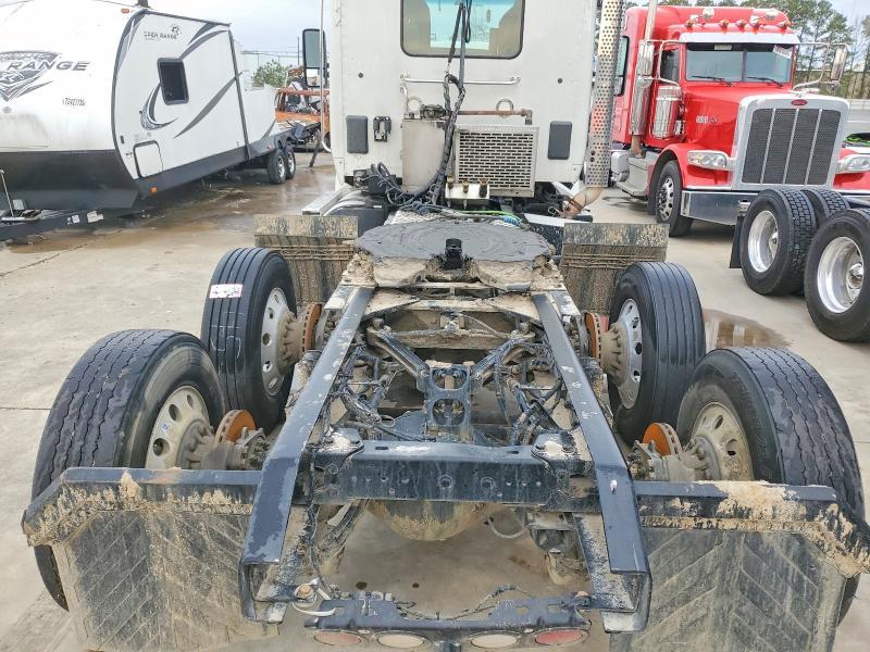 2020 Kenworth T880 Semi Truck