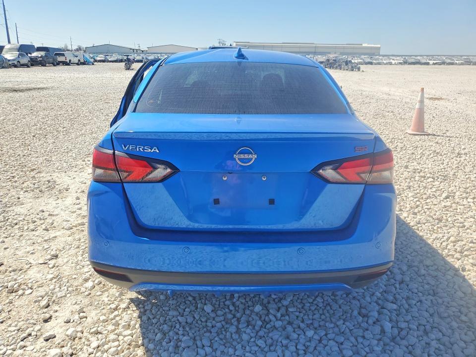2024 Nissan Versa sr