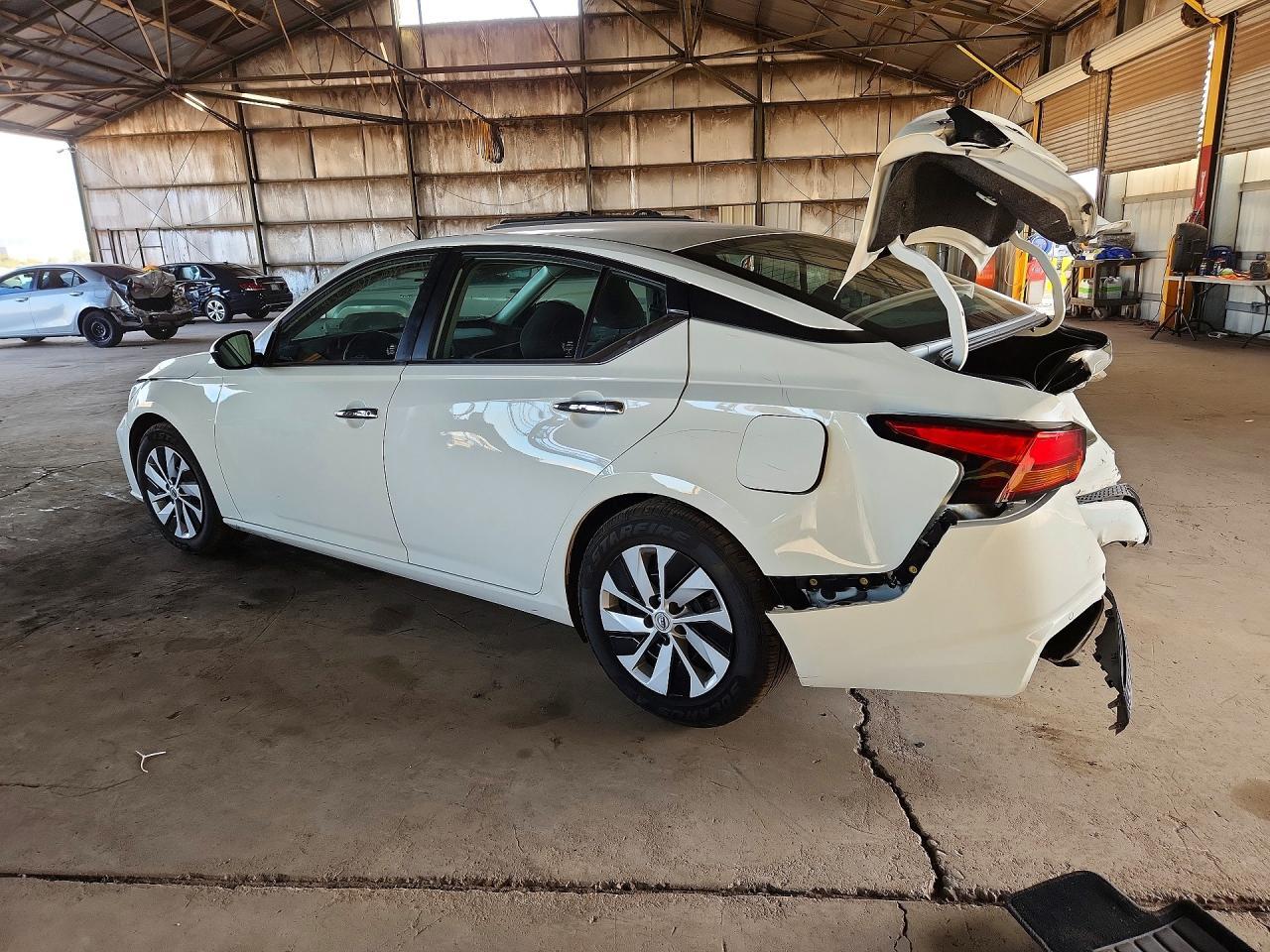 2024 Niss Altima 2.5 s