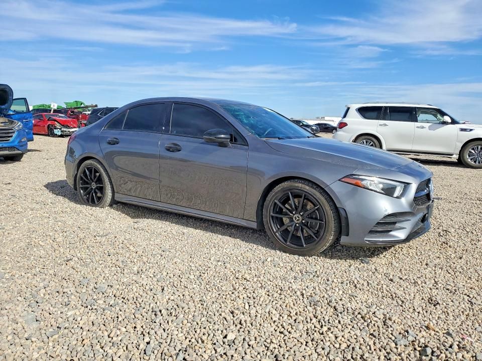 2019 Mercedes-Benz A 220