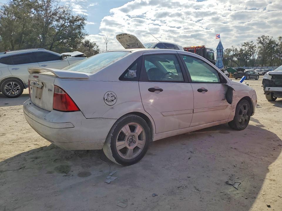 2005 Ford Focus ZX4