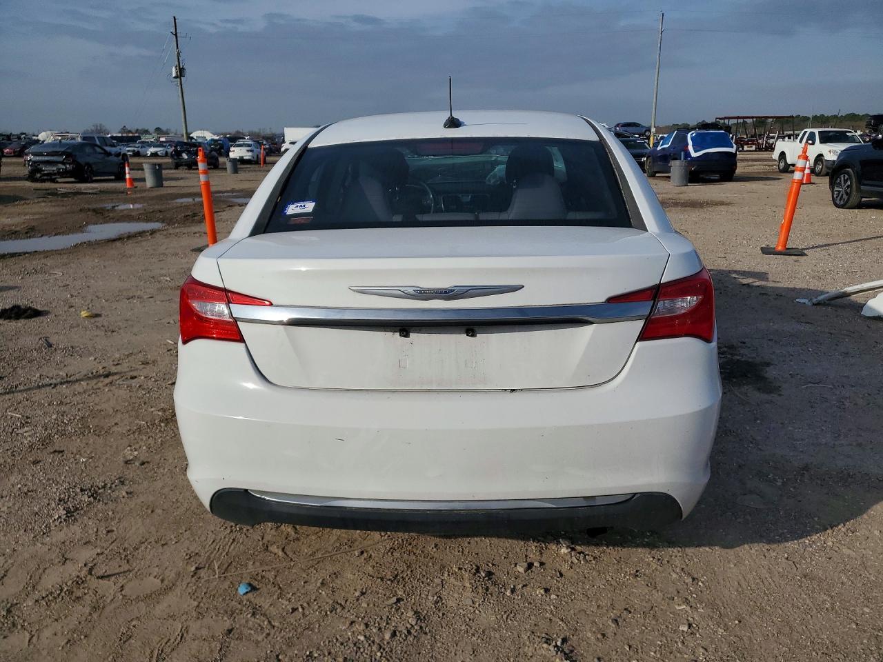 2012 Chrysler 200 lx