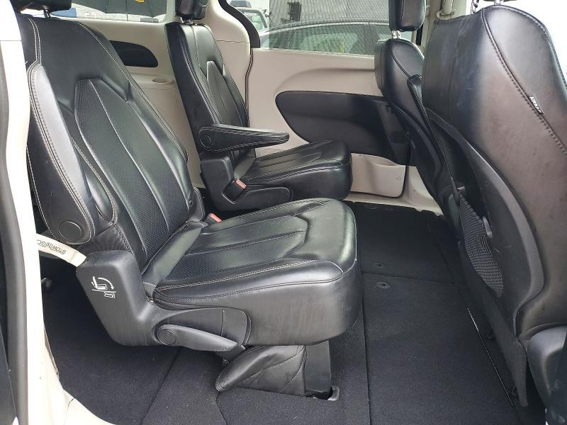 2020 Chrysler Voyager lxi