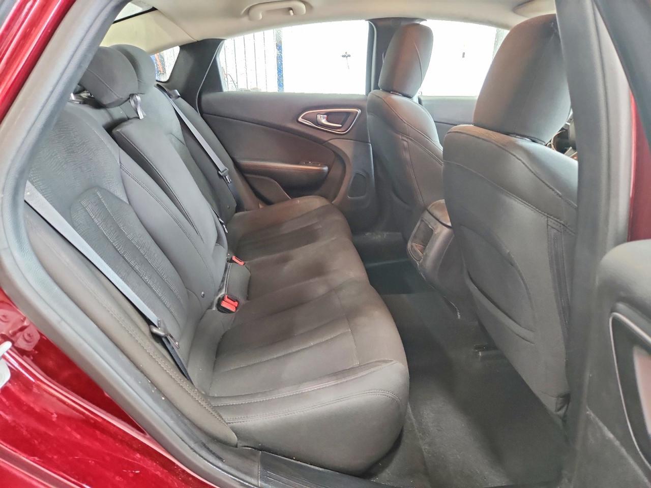 2017 Chrysler 200 lx