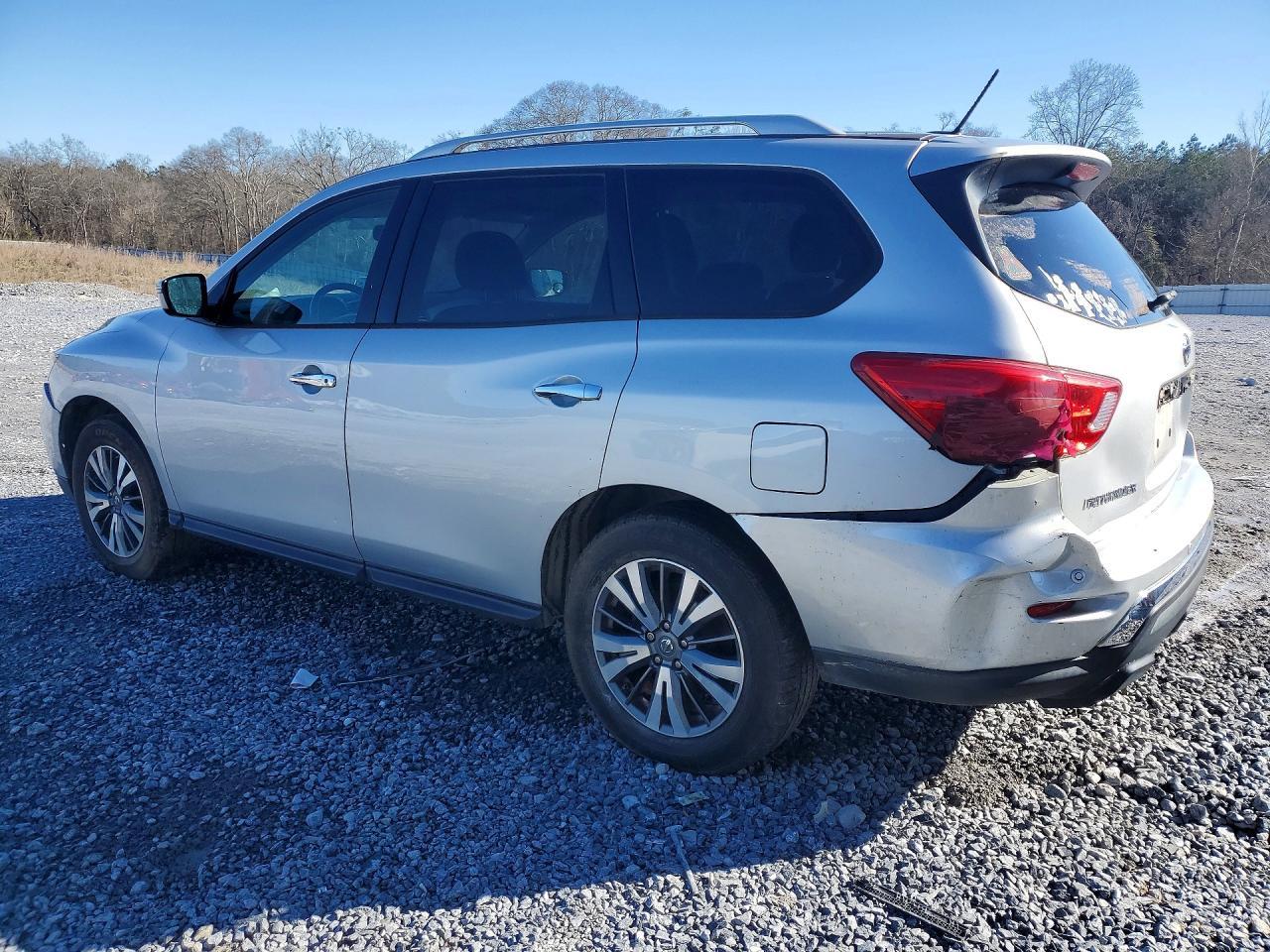 2017 Nissan Pathfinder s