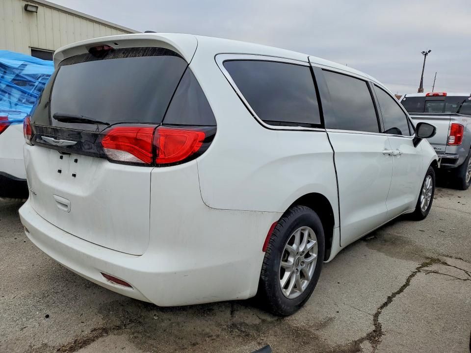 2023 Chrysler Voyager lx