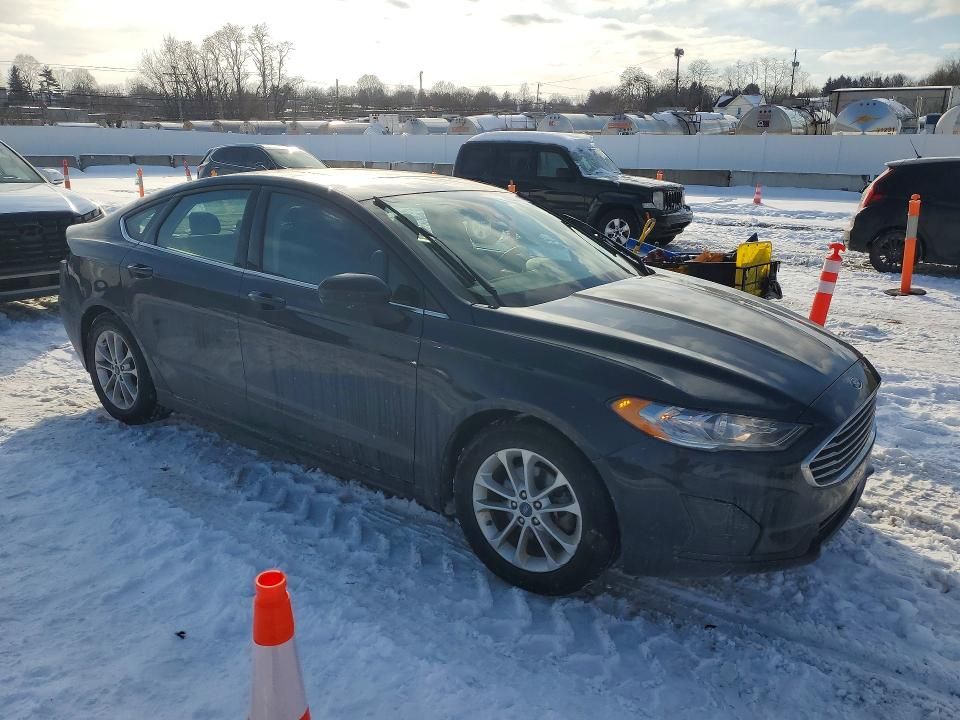2020 Ford Fusion se