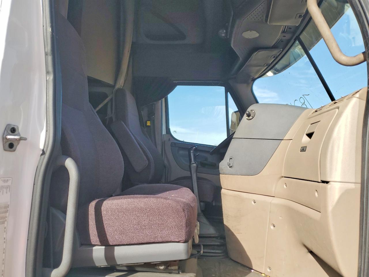 2015 Freigliner 2015 Freightliner Cascadia 125 Semi Truck