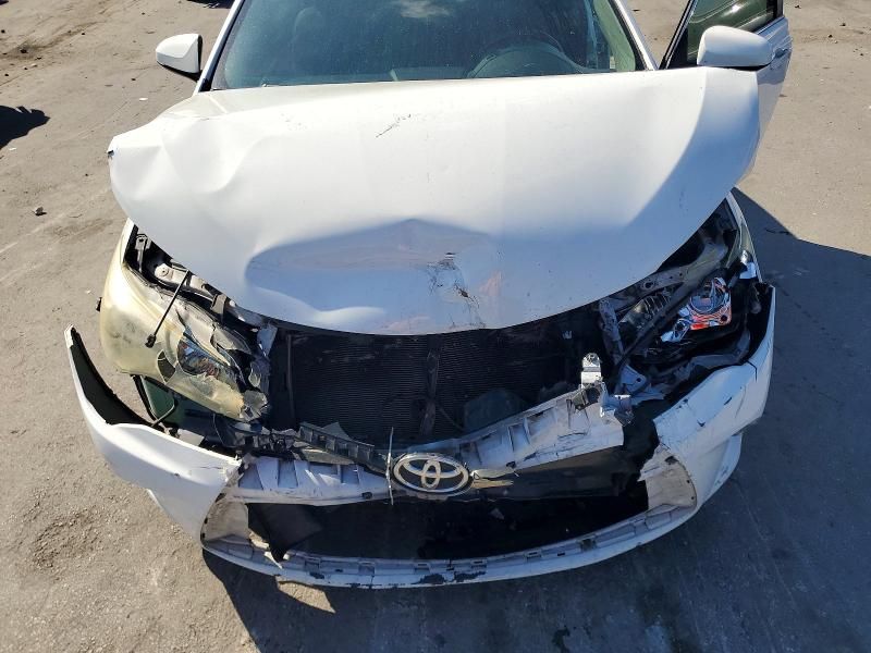 2016 Toyota Camry le