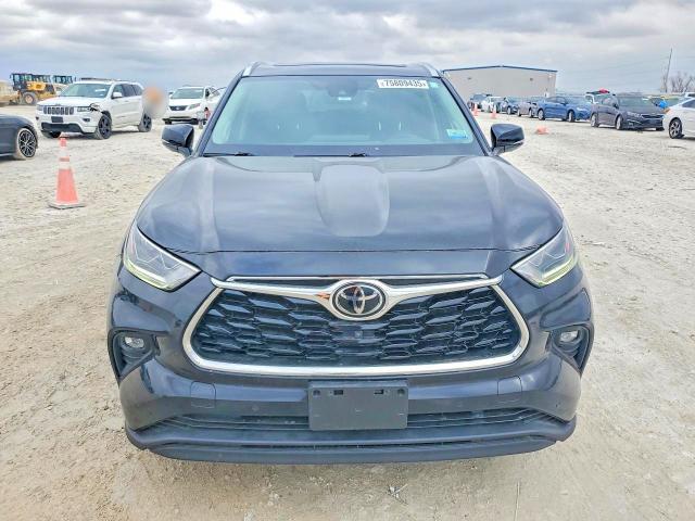 2022 Toyota Highlander Limited