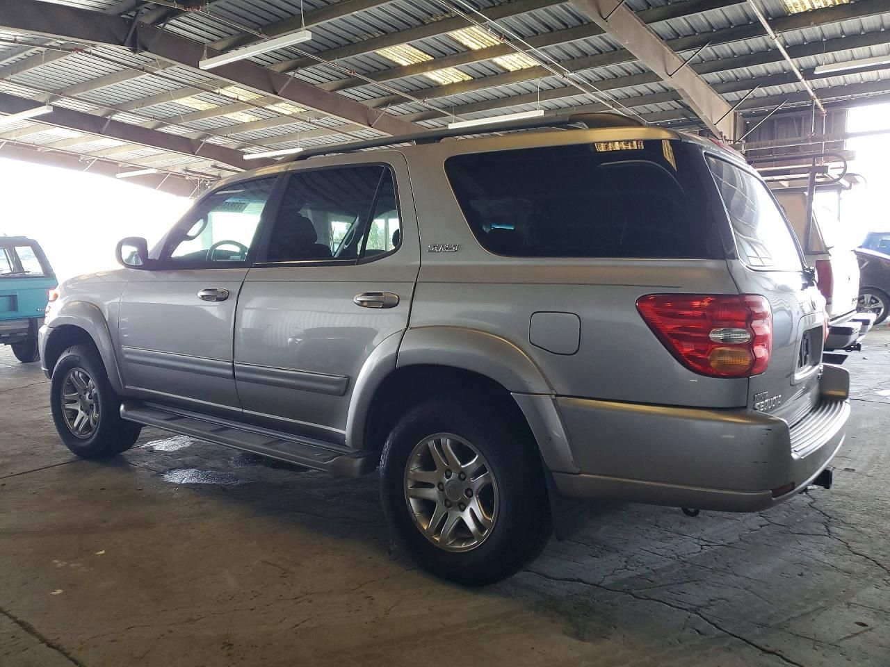 2004 Toyota Sequoia SR5