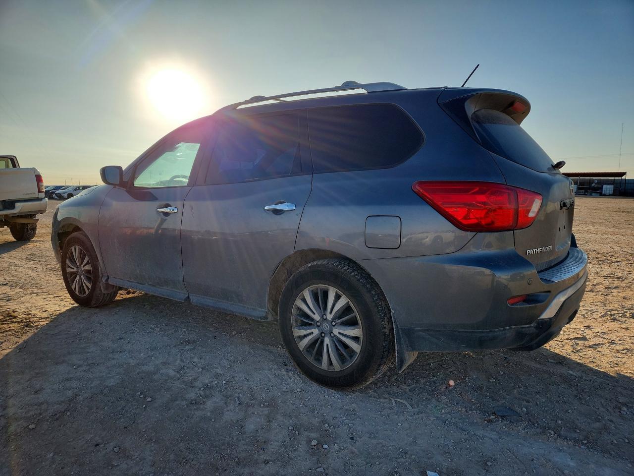 2017 Niss Pathfinder sv