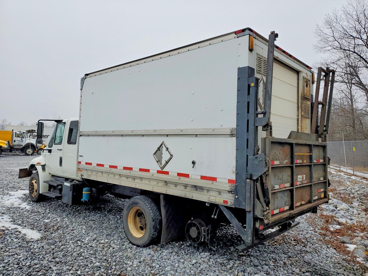 2009 International 4300 BOX Truck