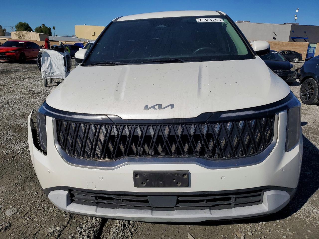 2025 KIA Carnival lx