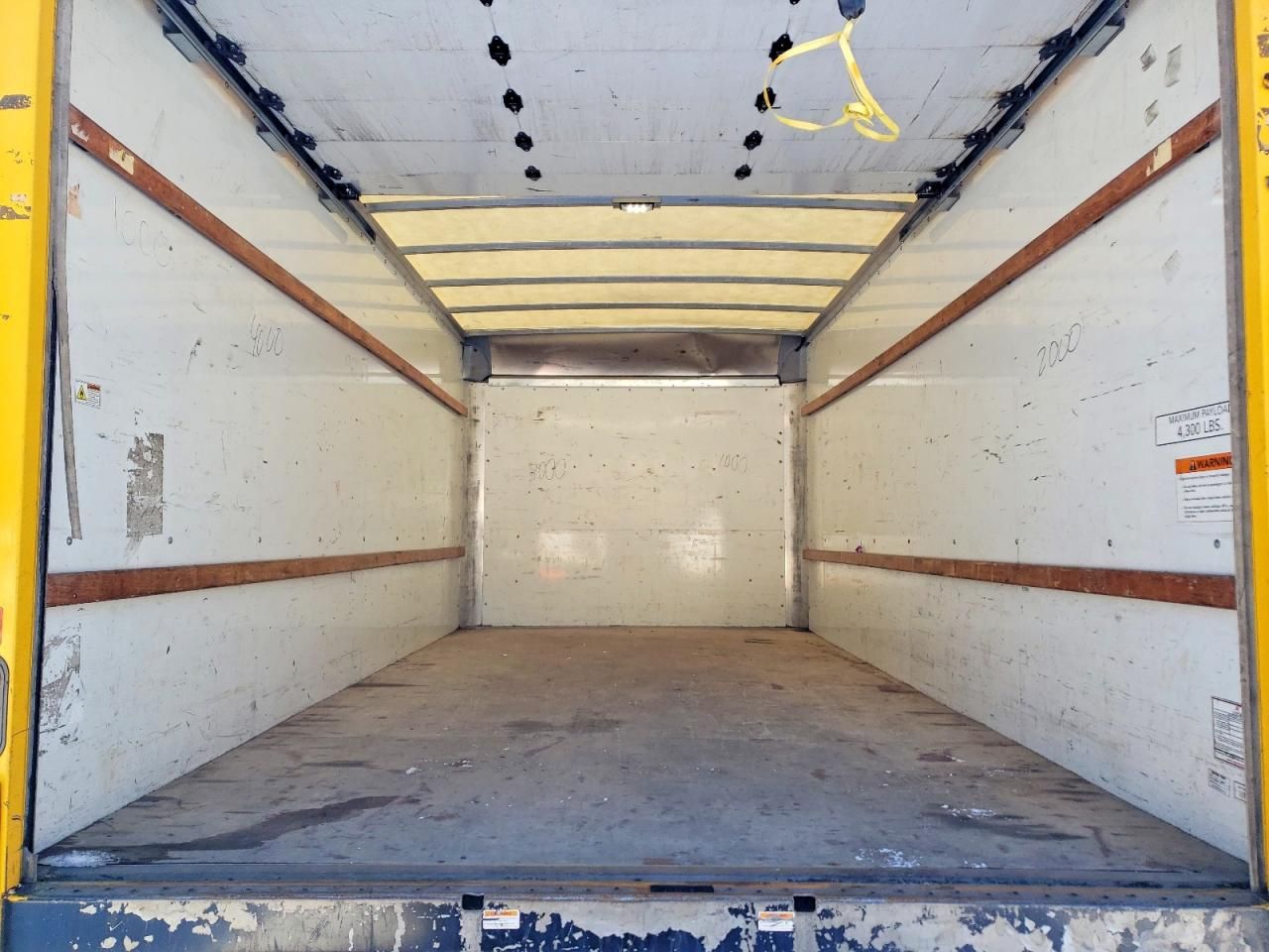 2021 GMC Savana Cut-box Truck