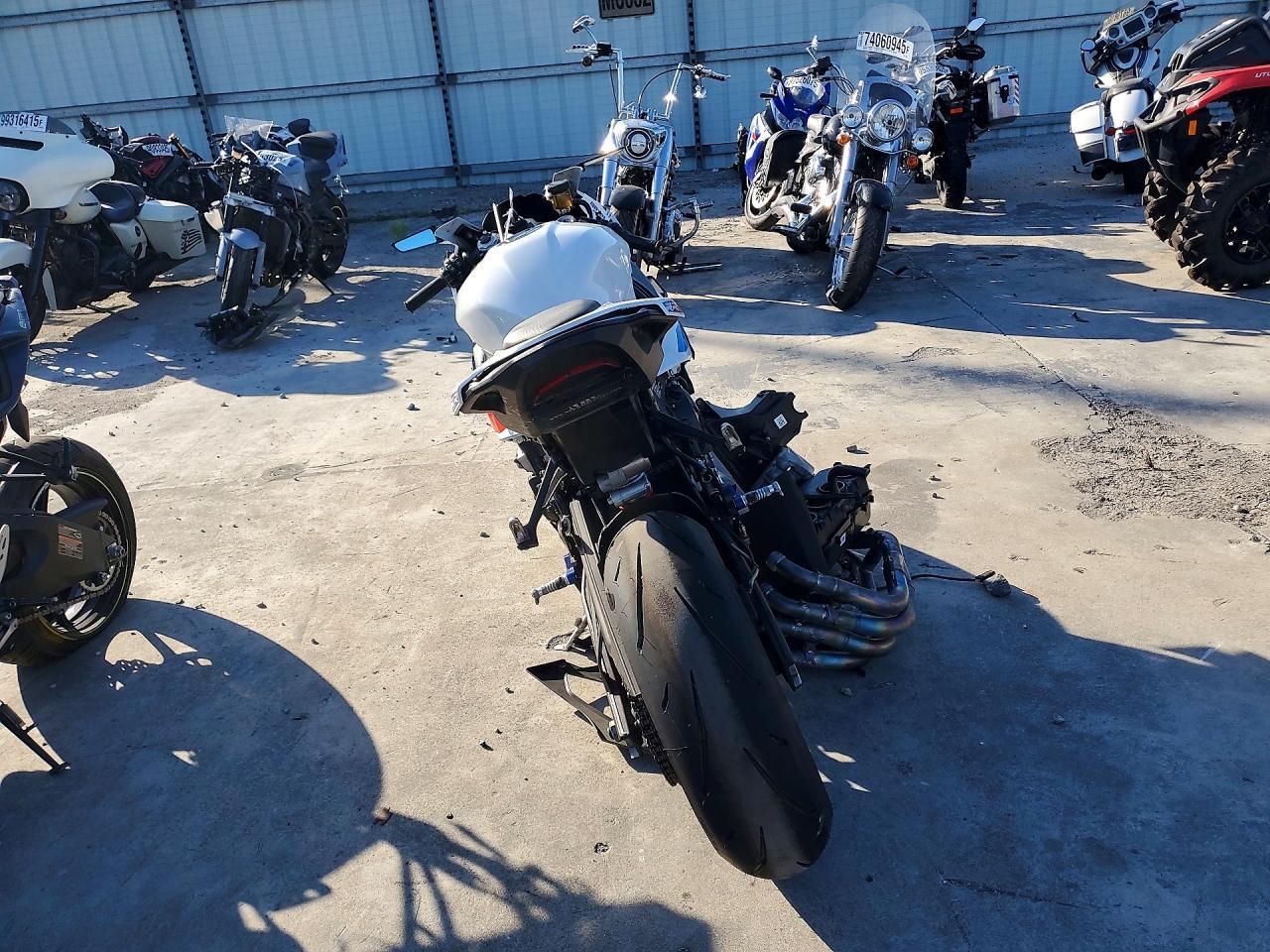 2024 BMW S 1000 RR