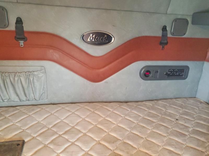 2018 Mack CXU613 Semi Truck