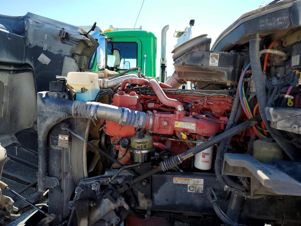 2016 Peterbilt 579 Semi Truck